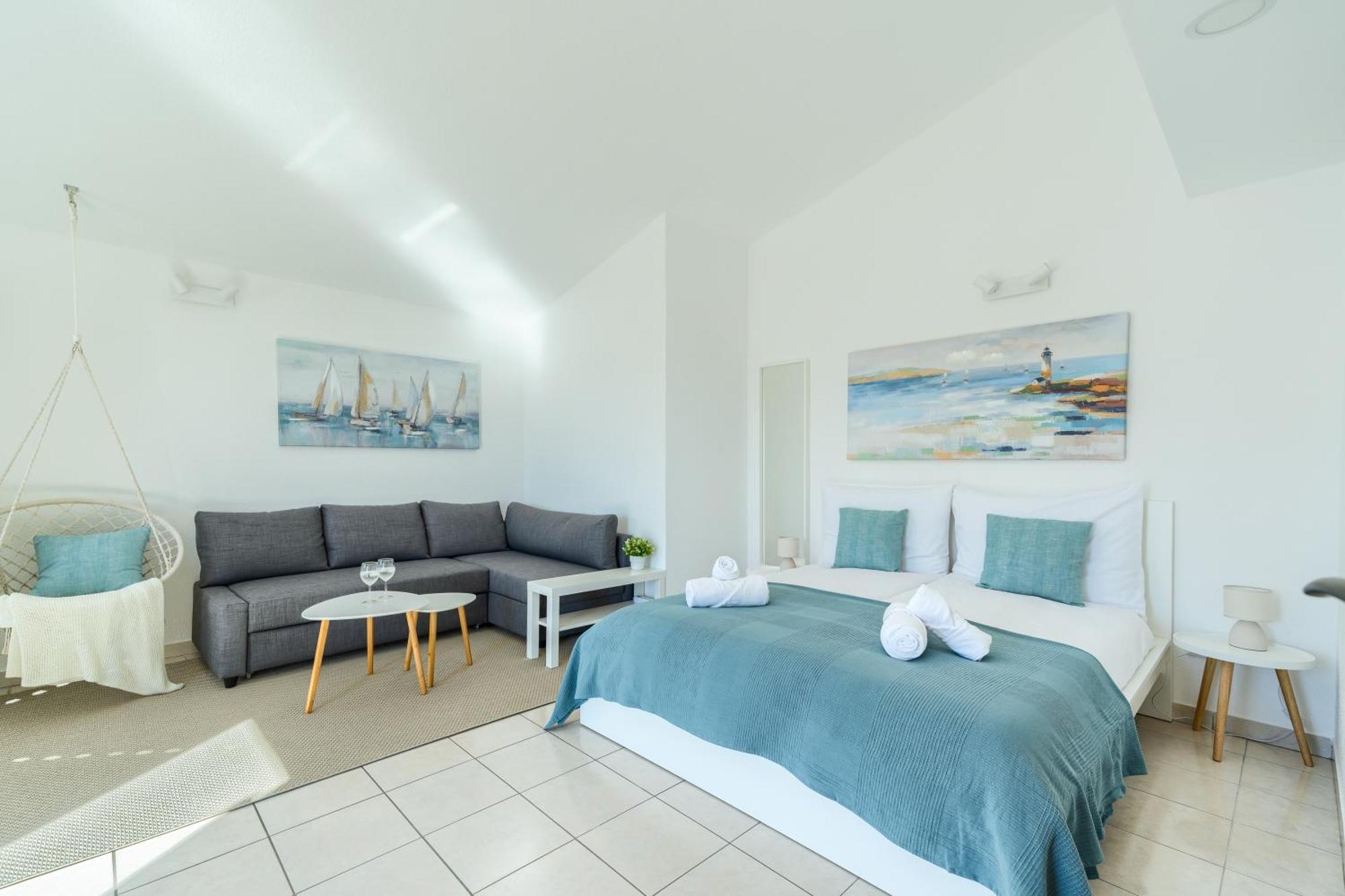 Sea View Apartment *