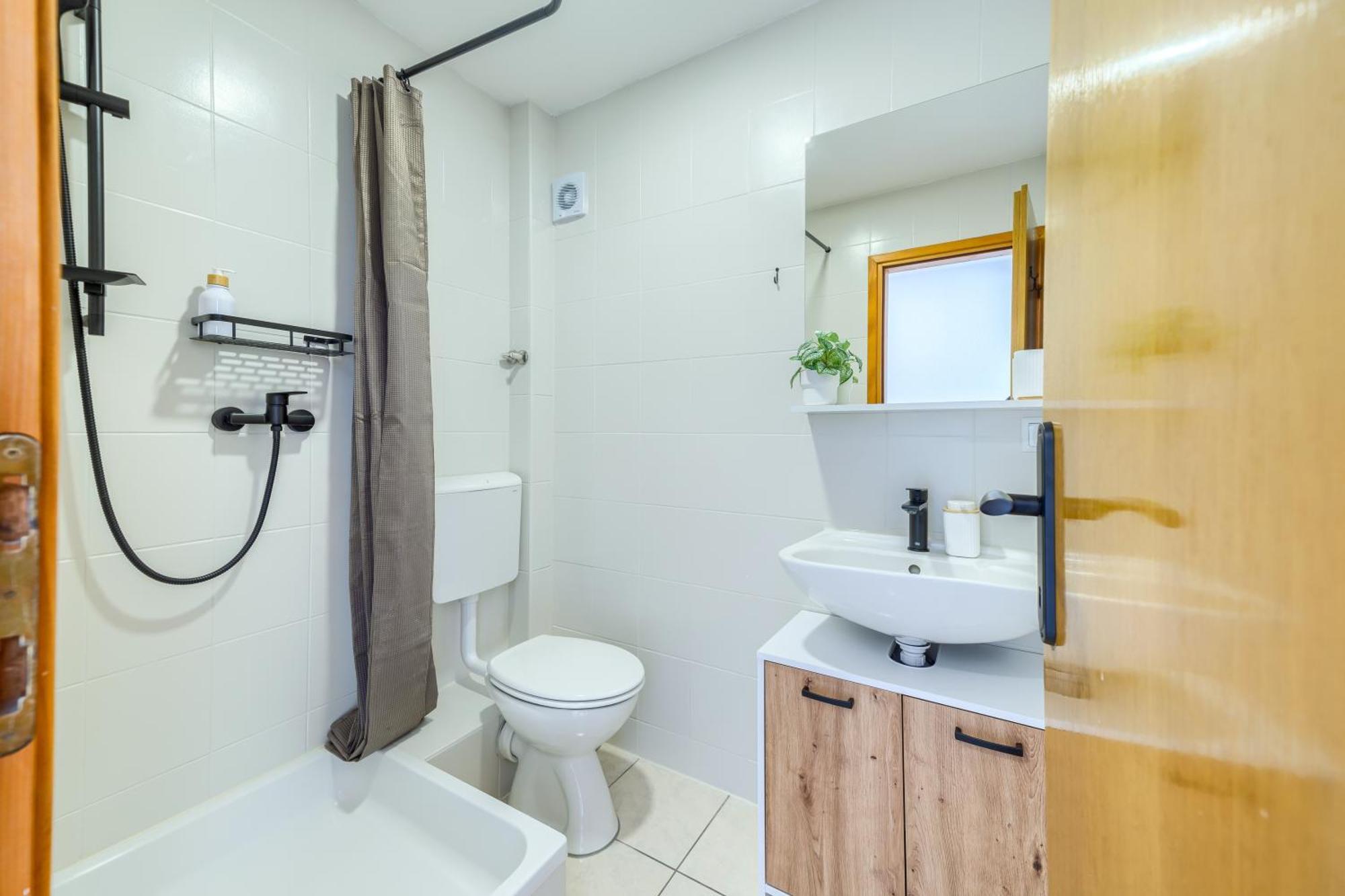 Sea View Apartment *